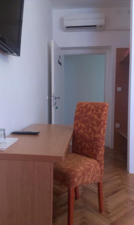 Guest House Villa Herbarium Slavonski Brod Zimmer foto