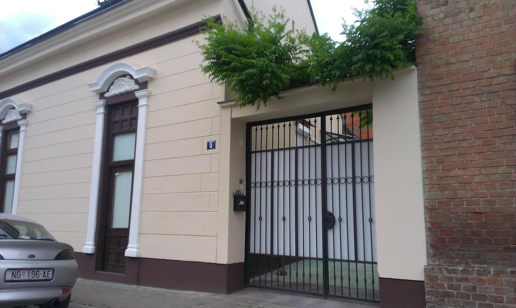 Guest House Villa Herbarium Slavonski Brod Exterior foto