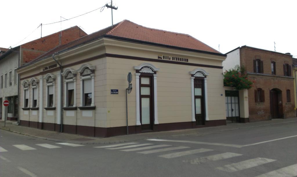 Guest House Villa Herbarium Slavonski Brod Exterior foto