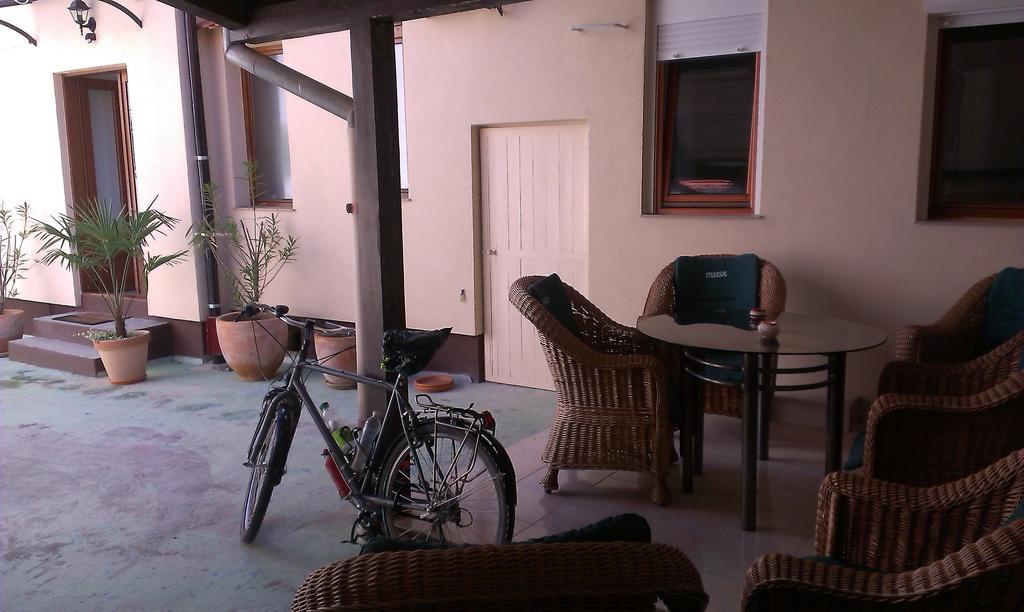 Guest House Villa Herbarium Slavonski Brod Exterior foto