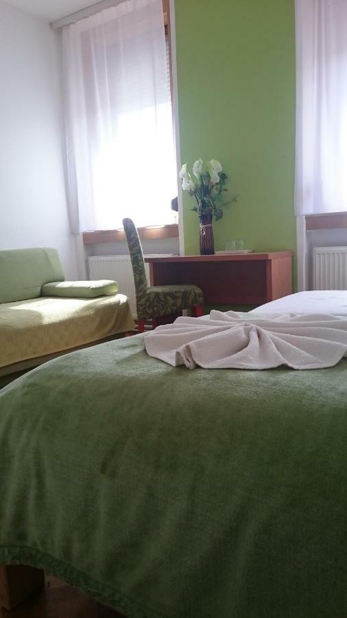 Guest House Villa Herbarium Slavonski Brod Exterior foto